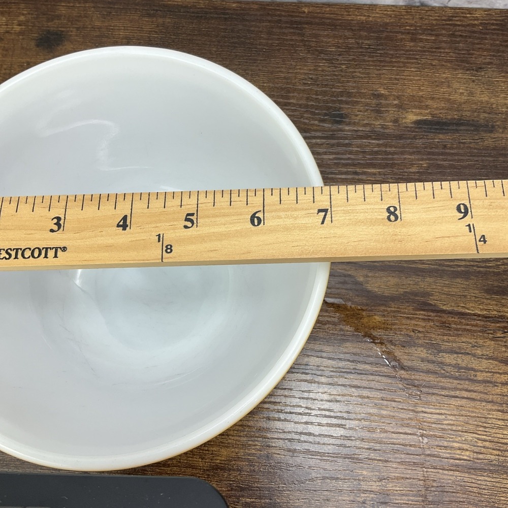 Vintage Pyrex Bowl 402 Woodland 1.5 Quart Pyrex Bowl - Picture 9 of 9